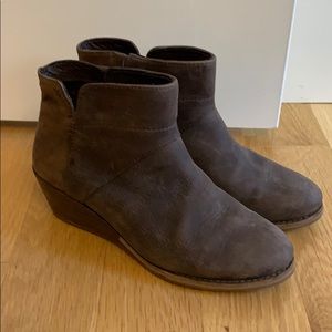Emu wedge booties 6.5 suede
